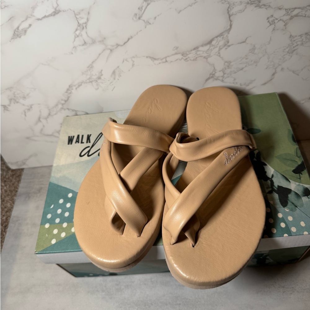 Walk with Dada Leather Cross-Toe Strap Slip On Slide Sandals Tan Women Size 8